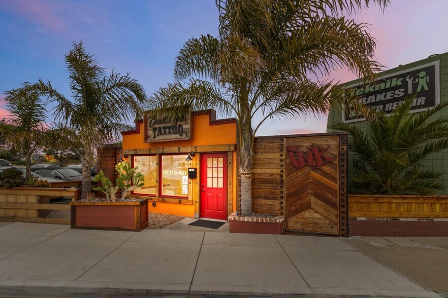 More Photos Of 1637 Del Monte Blvd, Seaside Storefront For Sale