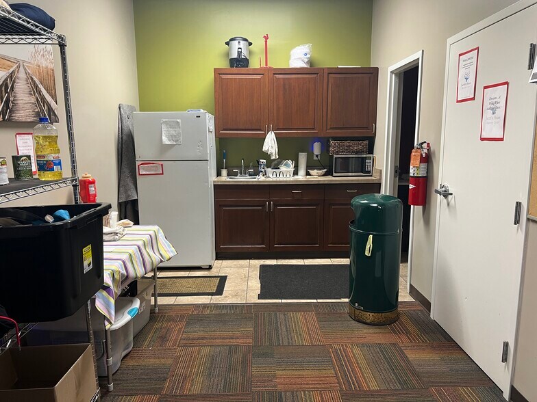 More Photos Of 1925 E Livingston Ave, Columbus Warehouse For Sale