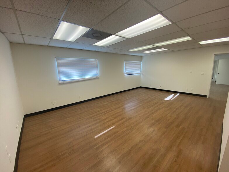 More Photos Of 4250 Pennsylvania Ave, La Crescenta Medical For Sale