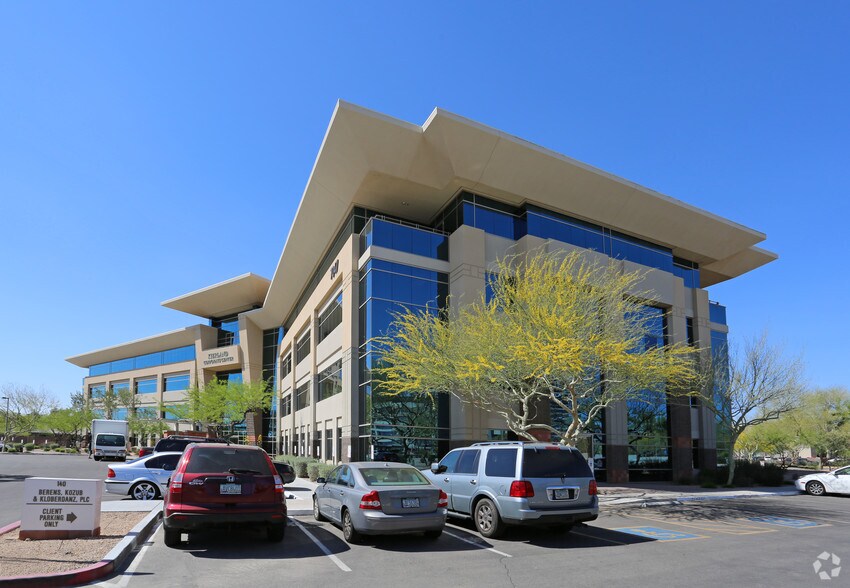 More Photos Of 7047 E Greenway Pky, Scottsdale Coworking Space
