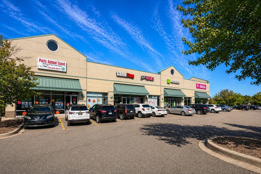 More Photos Of 34414-34790 Ford Rd, Westland Unknown For Lease