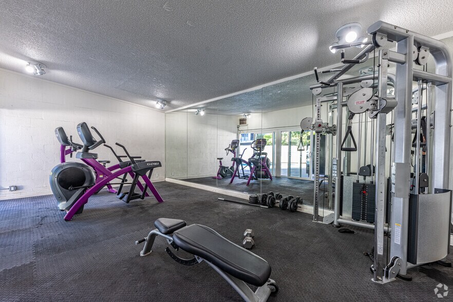 More Photos Of 835 W Rosecrans Ave, Gardena Apartments For Sale