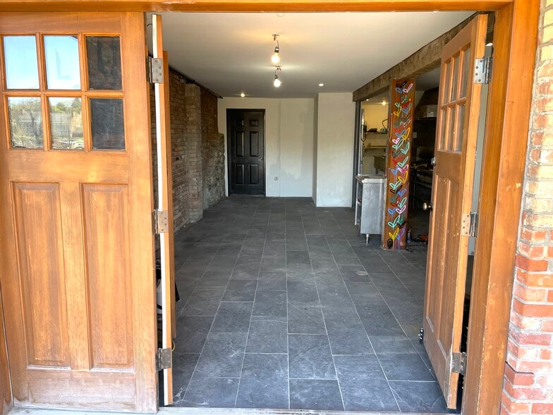 More Photos Of 138 Water St, Catskill Restaurant For Lease