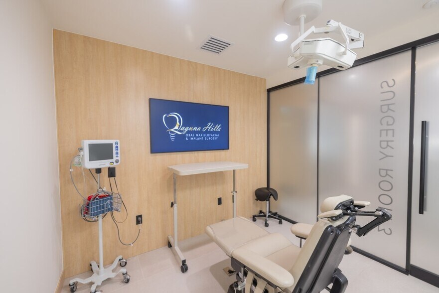 More Photos Of 24953 Paseo De Valencia, Laguna Hills Medical For Lease