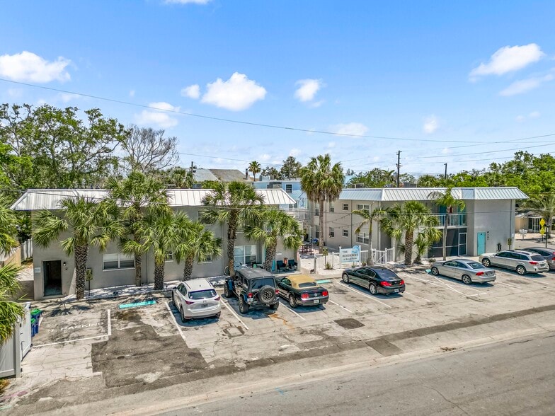 More Photos Of 701 1st St, Indian Rocks Beach Apartments For Sale