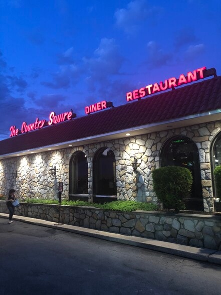 More Photos Of 2560 W West Chester Pike, Broomall Restaurant For Sale