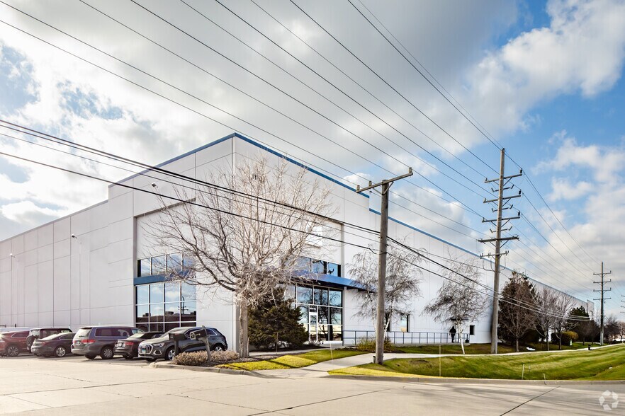 More Photos Of 11101 Franklin Ave, Franklin Park Distribution For Lease