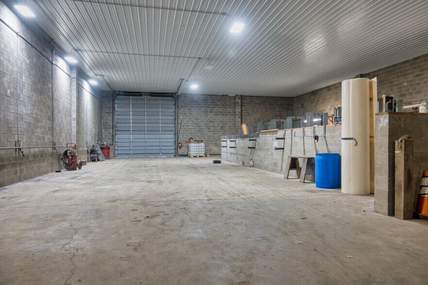 More Photos Of 504 29th St, Parkersburg Warehouse For Lease