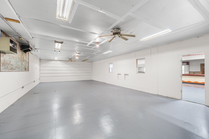 More Photos Of 379 Cherry St, Pottstown Flex For Lease