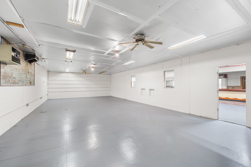 More Photos Of 379 Cherry St, Pottstown Flex For Lease