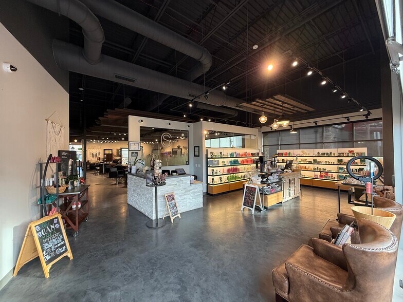 More Photos Of 4860-4874 Thompson Pky, Johnstown Freestanding For Lease