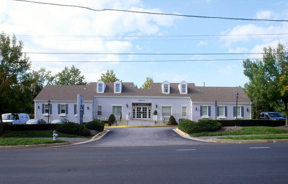 More Photos Of 9800 Falls Rd, Potomac Medical For Lease