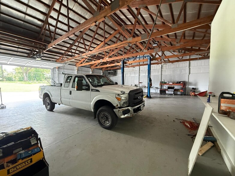 More Photos Of 15062 Archer Ave, Lockport Warehouse For Lease