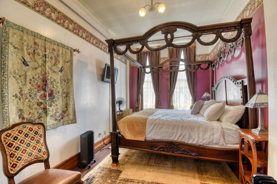 More Photos Of 700 Harrison Ave, Leadville Hotel For Sale