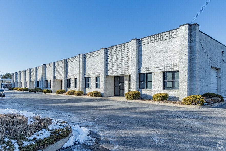 Primary Photo Of 7 Shirley St, Bohemia Warehouse For Lease