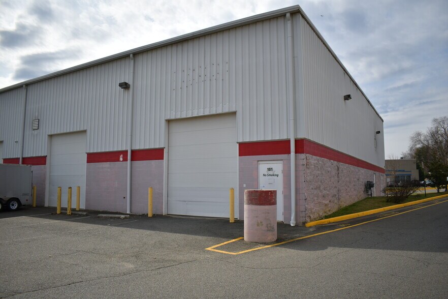 More Photos Of 115 Juliad Ct, Fredericksburg Warehouse For Lease