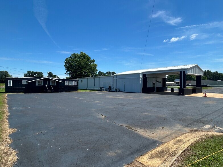 More Photos Of 5939 US-72 Hwy, Killen Freestanding For Sale