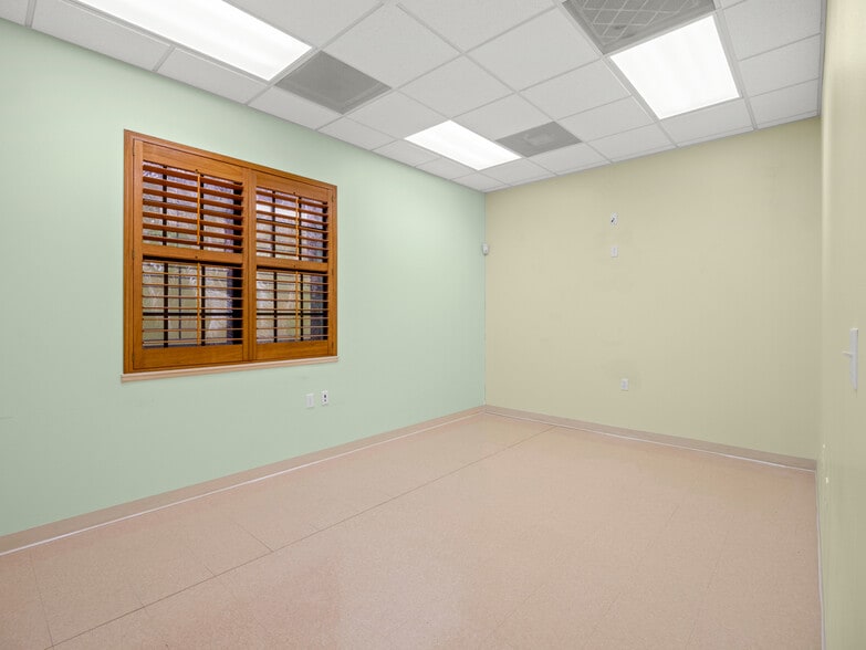 More Photos Of 336 N Babcock St, Melbourne Medical For Sale