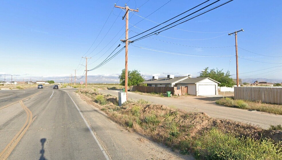 More Photos Of 9231 N Loop Blvd, California City Apartments For Sale