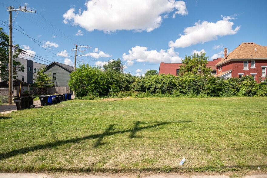 More Photos Of 1601 Leverette st, Detroit Land For Sale