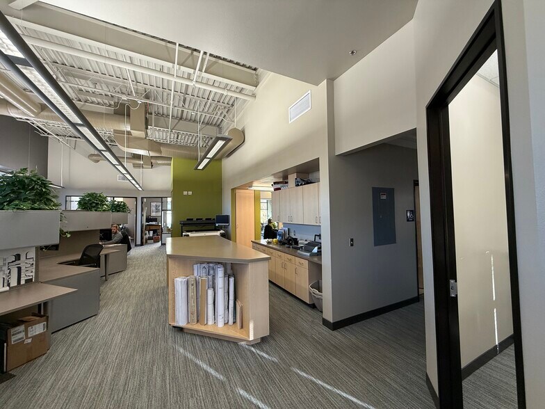 More Photos Of 2400 E Riverwalk Dr, Boise Loft Creative Space For Lease