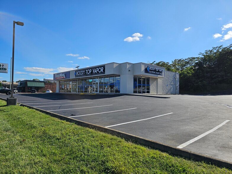 Primary Photo Of 2617 N Roan St, Johnson City General Retail For Sale