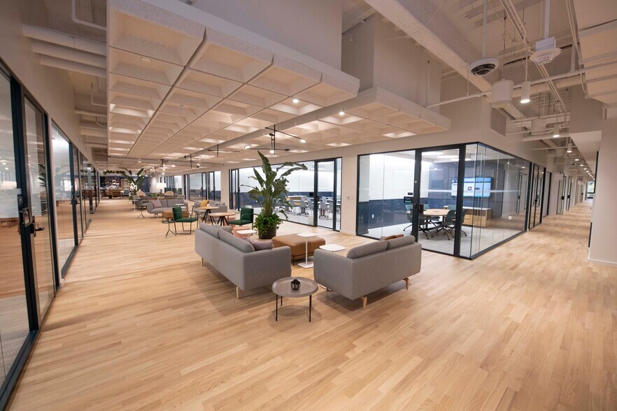 More Photos Of 3349 Michelson Dr, Irvine Coworking Space