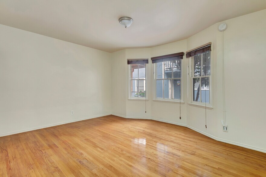 More Photos Of 3725 S Victoria Ave, Los Angeles Multifamily For Sale