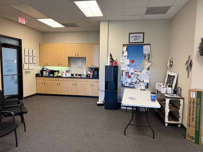 More Photos Of 1002 Marble Heights Dr, Marble Falls Medical For Lease