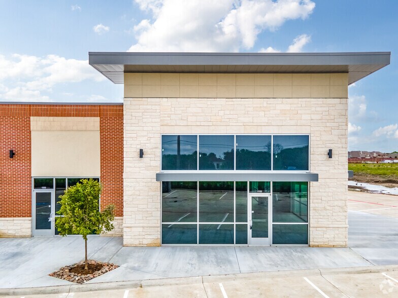 More Photos Of 2401 Little Elm Pkwy, Little Elm General Retail For Lease