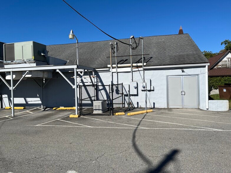 More Photos Of 115 W Maple Ave, Fayetteville Storefront Retail Office For Sale