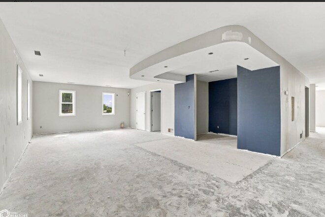 More Photos Of 1307 Broadway St, West Burlington Freestanding For Sale
