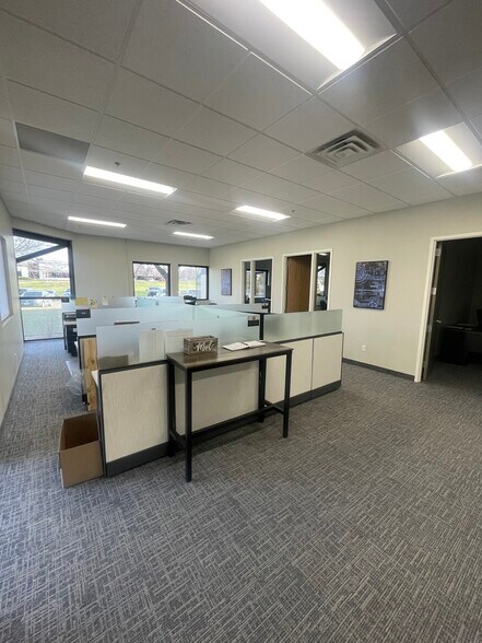More Photos Of 7615 Golden Triangle Dr, Eden Prairie Light Manufacturing For Lease