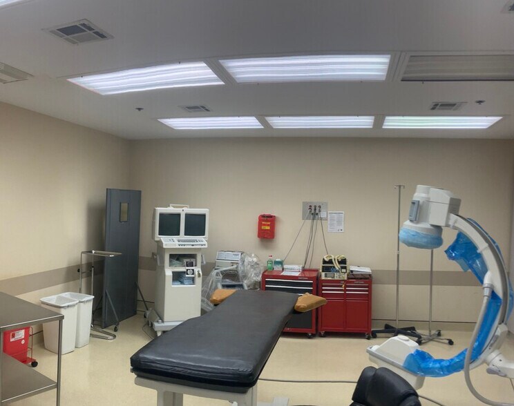 More Photos Of 561 Cranbury Rd, East Brunswick Medical For Sale