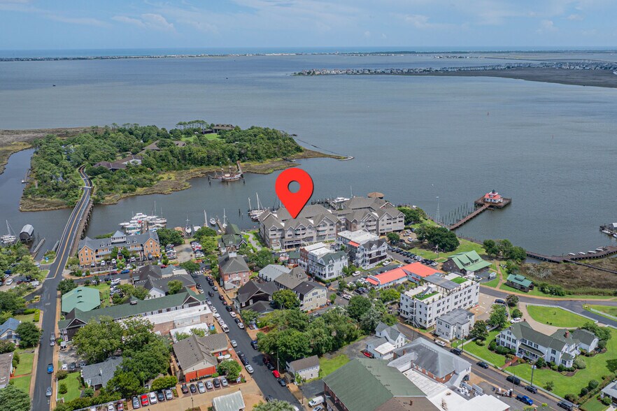 More Photos Of 207 Queen Elizabeth Ave, Manteo Storefront Retail Residential For Sale