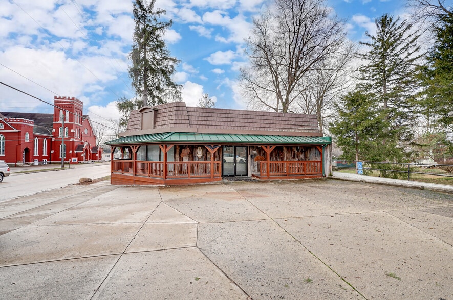 More Photos Of 53 E Market St, Germantown Restaurant For Sale