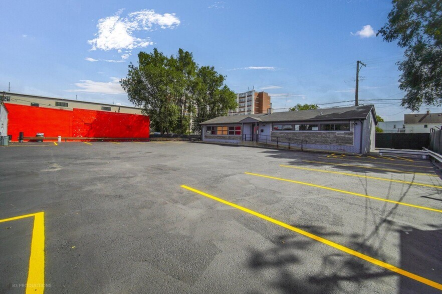 More Photos Of 523 W Chicago Ave, East Chicago Medical For Lease
