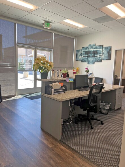 More Photos Of 38410 5th St W St, Palmdale Medical For Lease