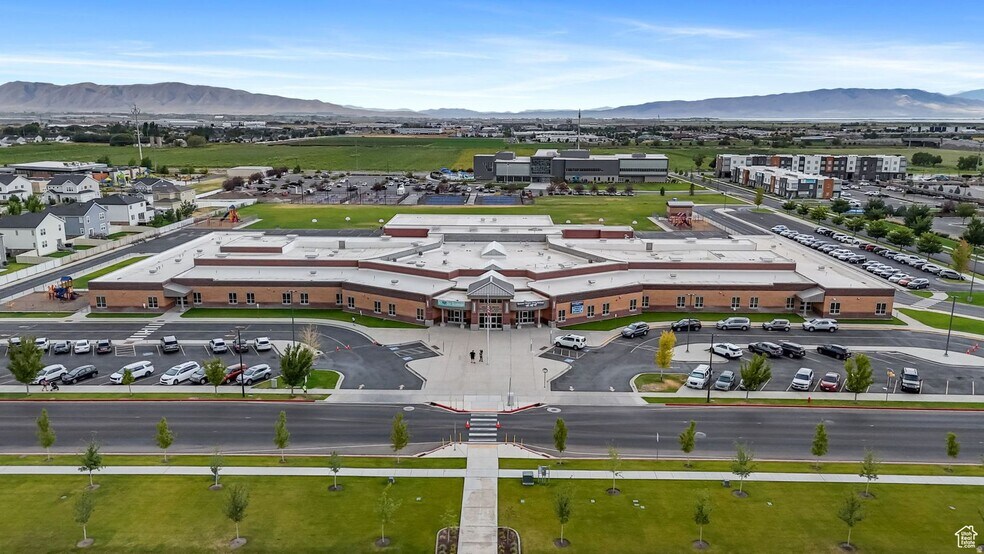 More Photos Of 737 S Harrison Dr, Springville Multifamily For Sale