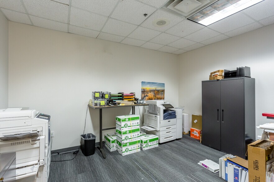 More Photos Of 1450 Technology Dr, Harrisonburg Office For Sale