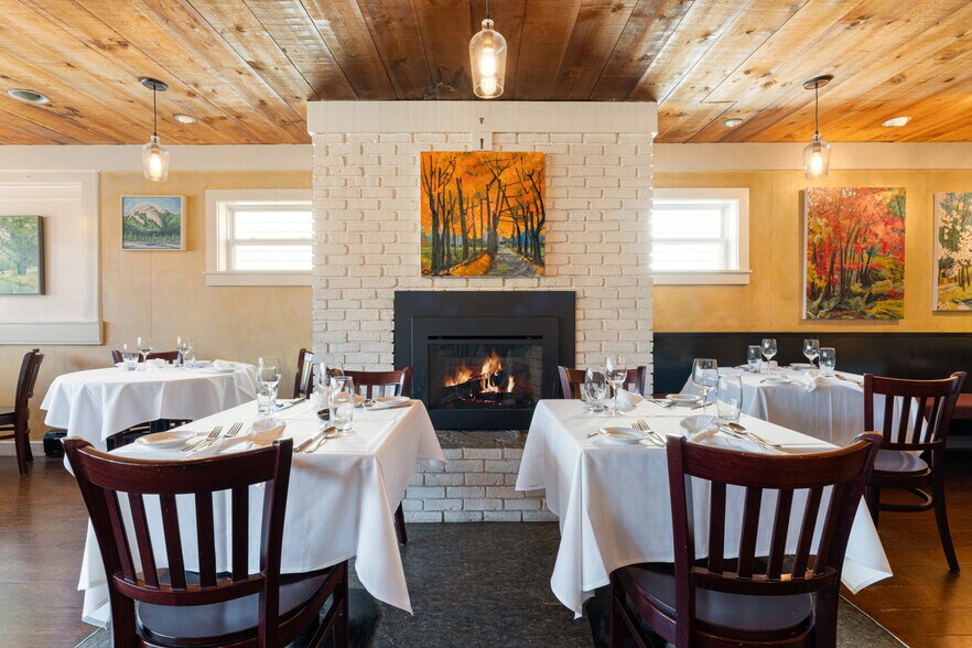 More Photos Of 14 Clark Point Rd, Southwest Harbor Restaurant For Sale