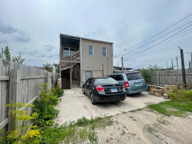 More Photos Of 1745 N Cicero Ave, Chicago Freestanding For Sale