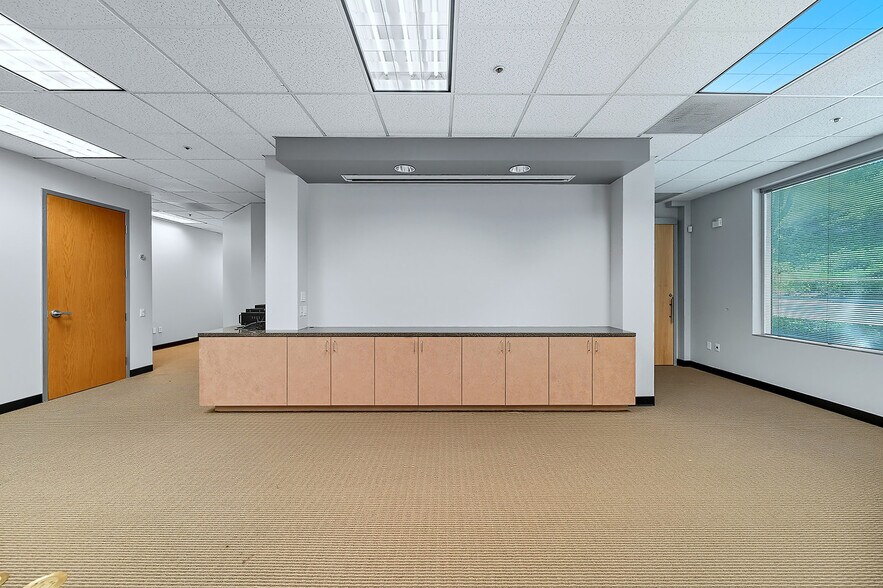 More Photos Of 1520 Bridgegate Dr, Diamond Bar Office For Lease