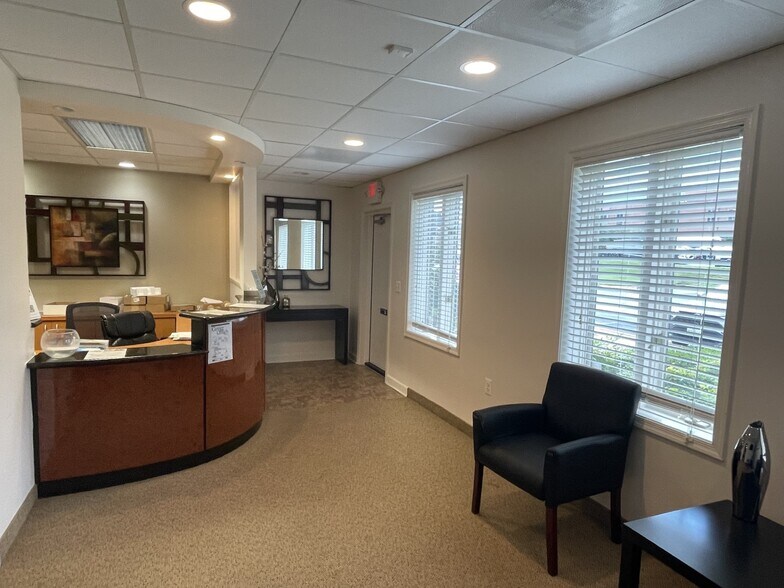 More Photos Of 16029-16059 Comprint Cir, Gaithersburg Medical For Lease