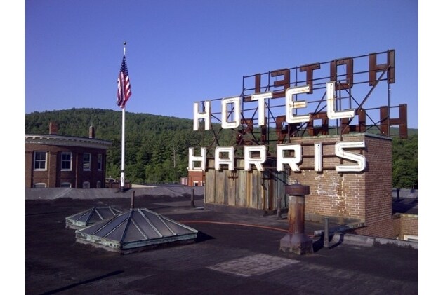 More Photos Of 25 Hartford St, Rumford Apartments For Sale