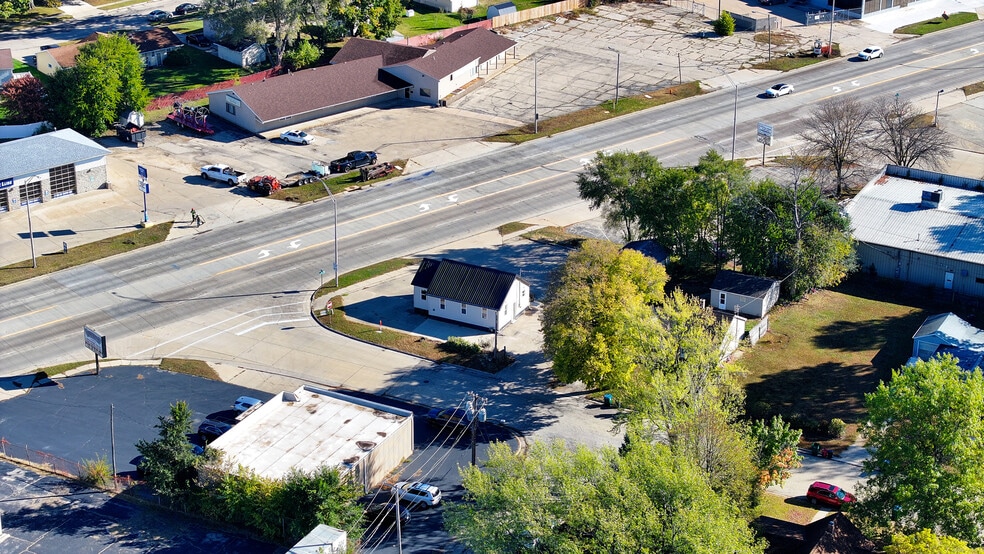 More Photos Of 603 W Rock Falls Rd, Rock Falls General Retail For Sale