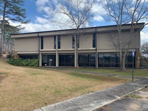 More Photos Of 1330 N Park St, Carrollton Medical For Sale