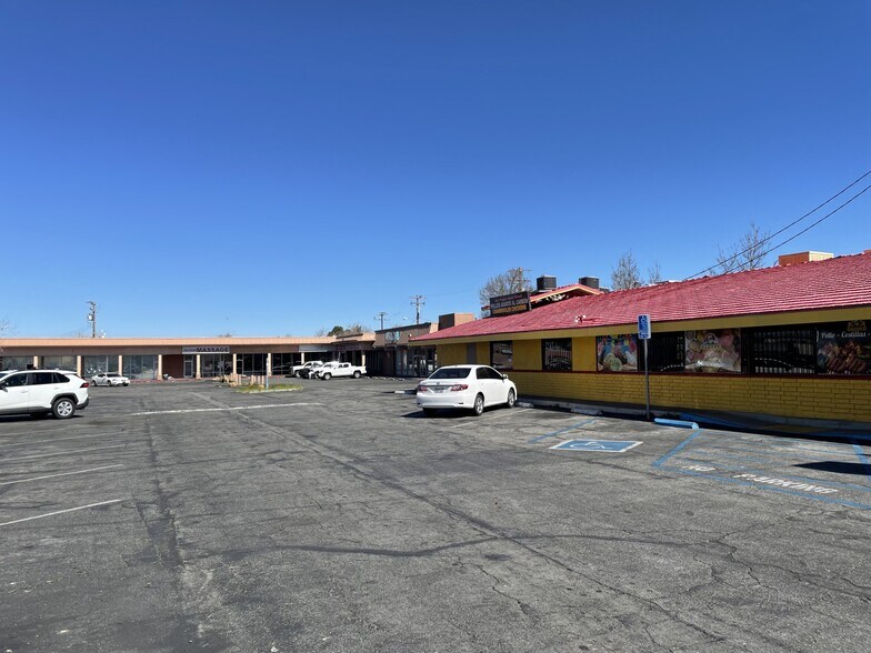 More Photos Of 45216-45232 10th St W, Lancaster Storefront For Sale