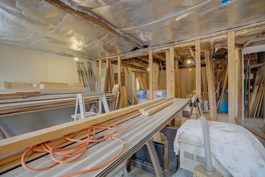 More Photos Of 150 Main St, Benton Office For Sale