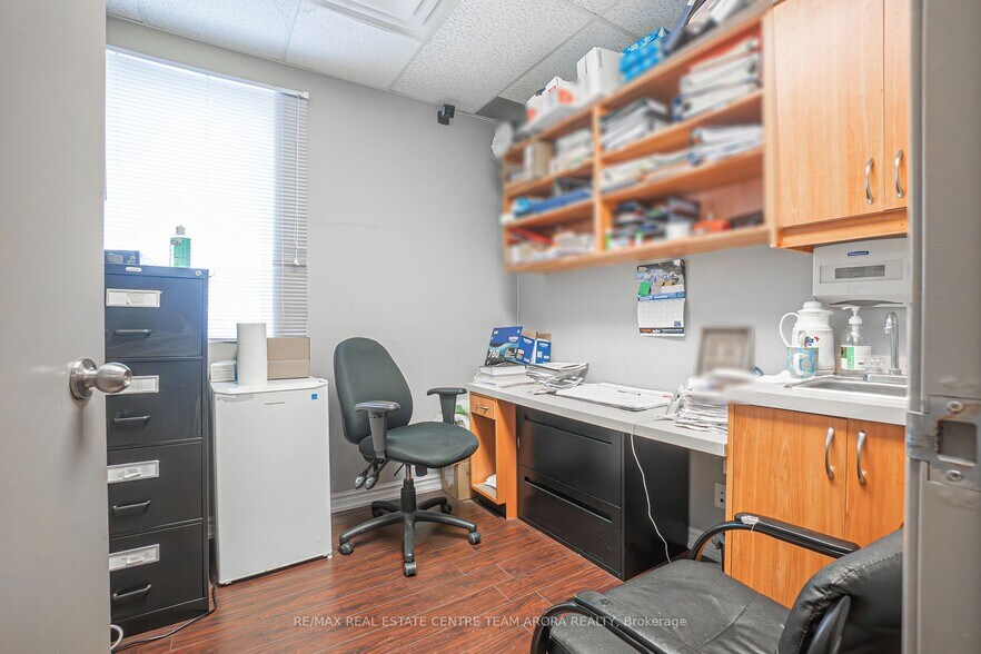 More Photos Of 10095 Bramalea Rd, Brampton Storefront Retail Office For Lease